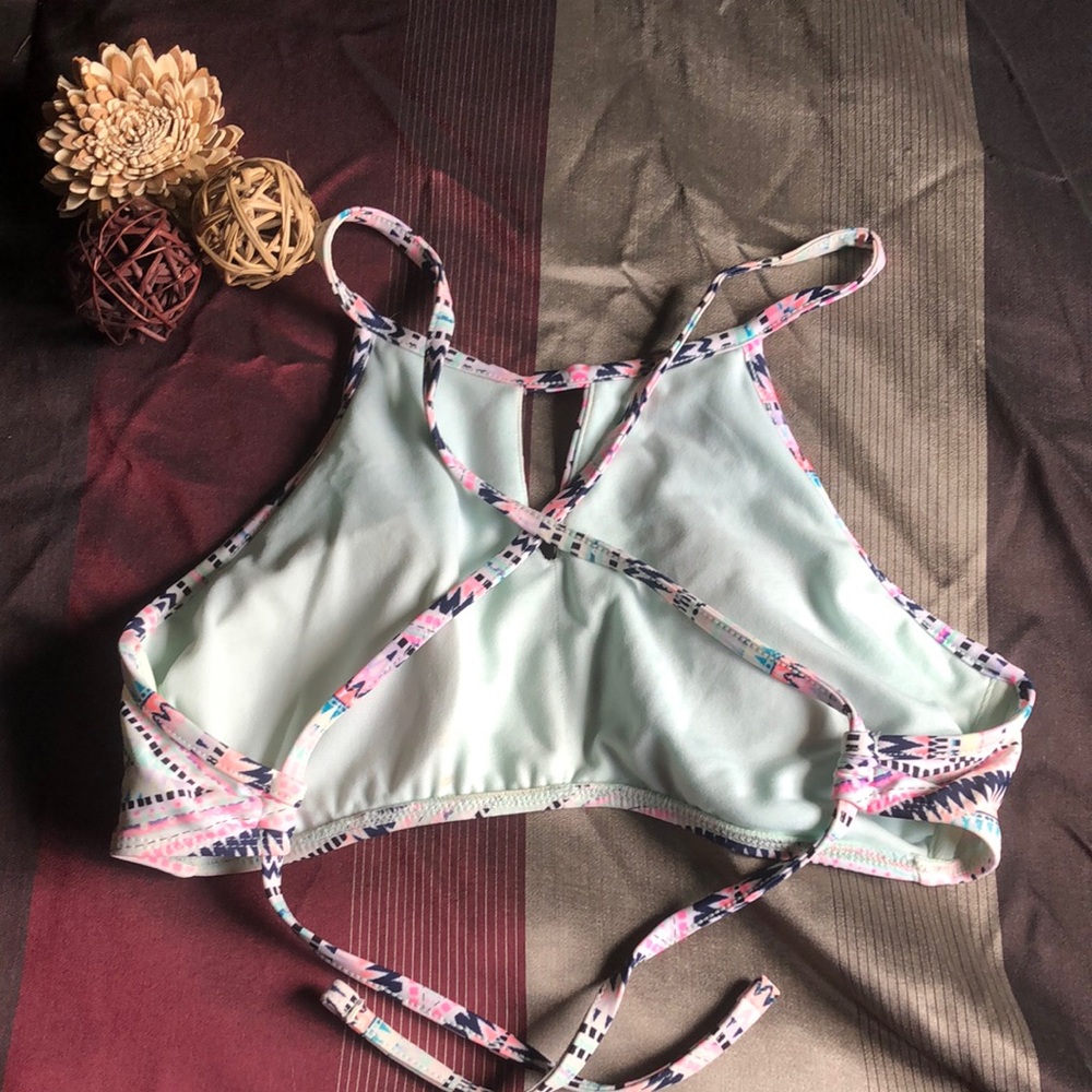 Patterned Swim Top - Picture 4 of 4